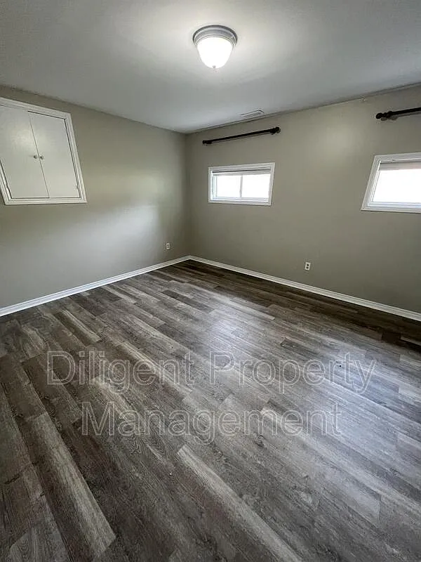 1 bed, 1.0 bath, 198 sqft, $700 — Photo 1