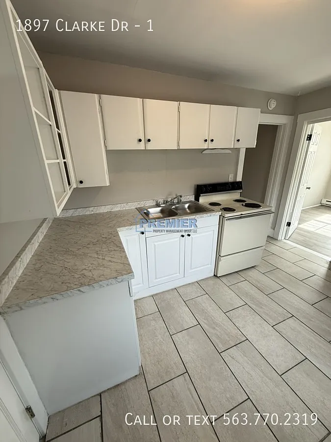 3 bed, 951 sqft, $1,200 — Photo 1