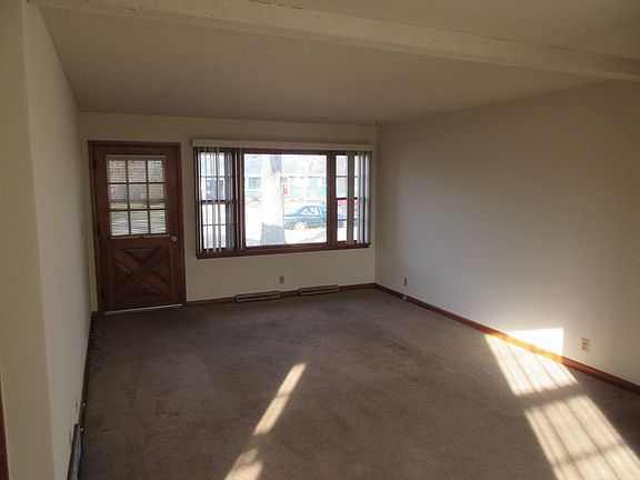 4th image of 2416-2418 Hyacinth Ave