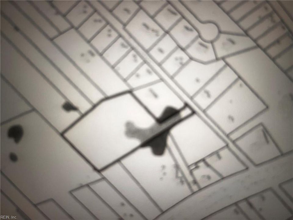 2nd image of 201 Harrod Ln