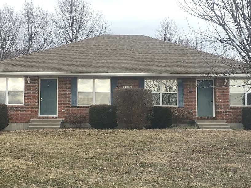 front of duplex, unit B is on the right