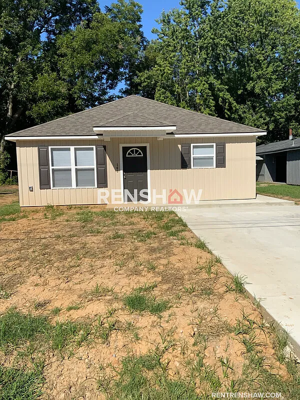 3 bed, 2.0 bath, 1108 sqft, $1,300 — Photo 1