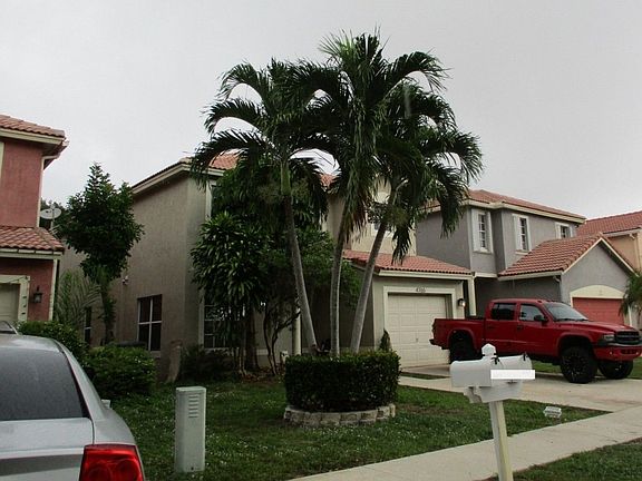 3rd image of 4765 Purdue Dr