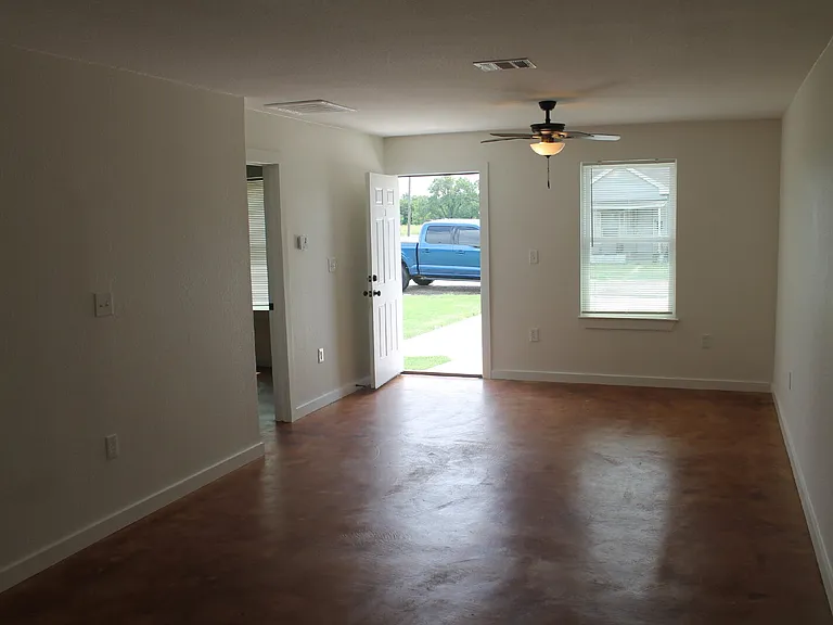 301 E Bowie Ave #A — Photo 12