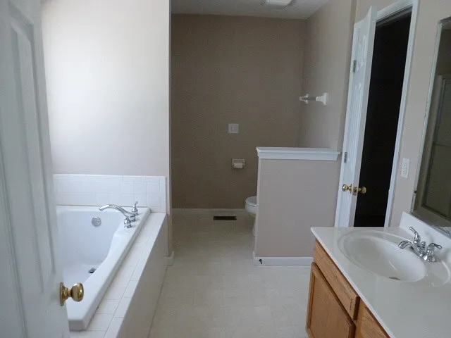 924 Bamburgh Dr — Photo 7