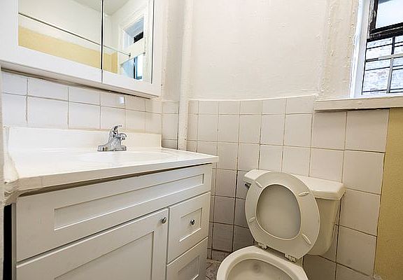 4th image of 5915 4th Ave #3L