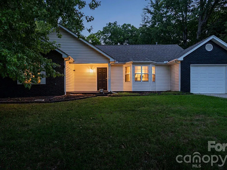 3320 Whitebridge Ln — Photo 24