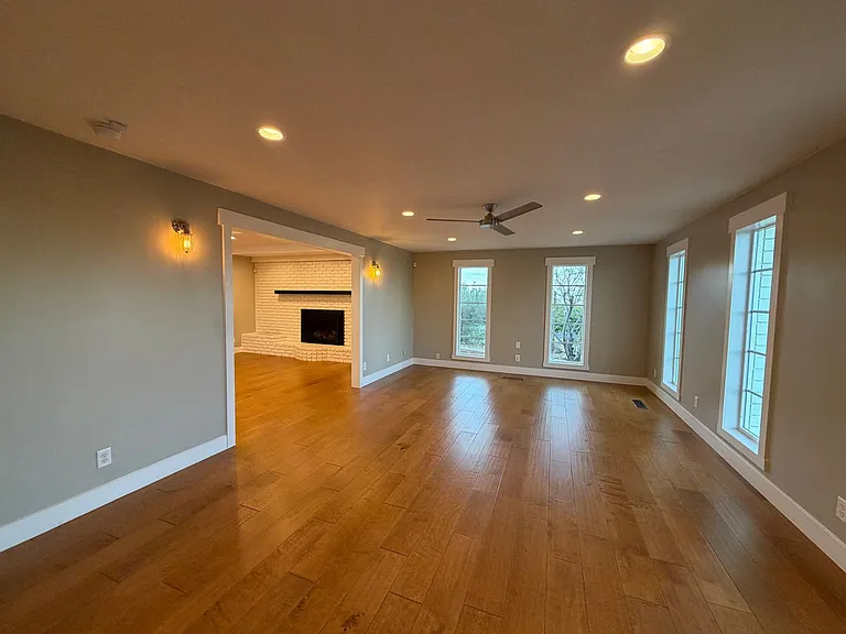 600 N 260 West Cir — Photo 5