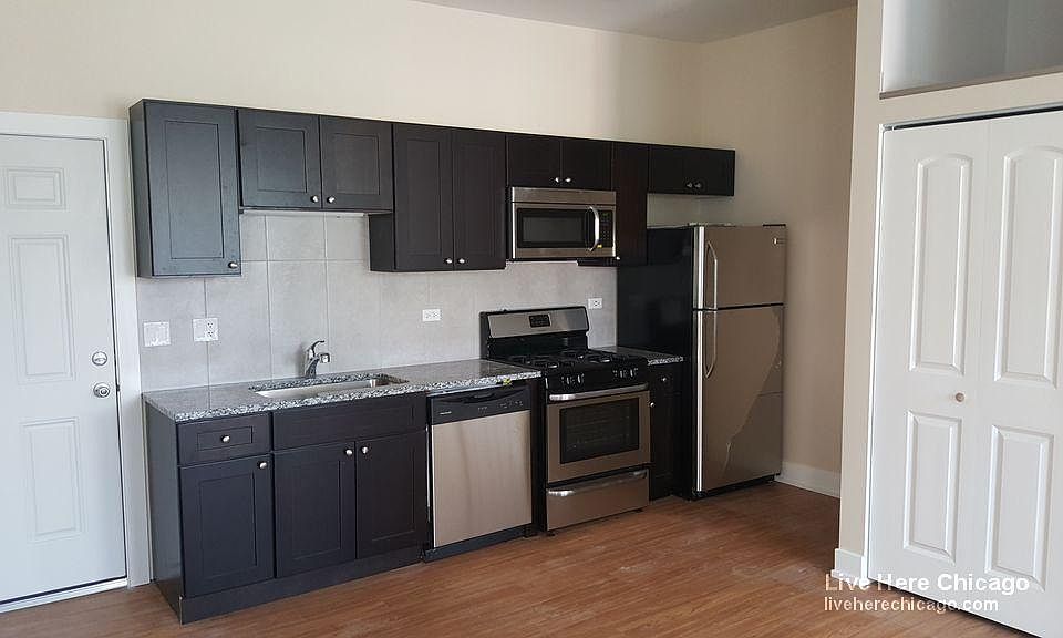 1st image of 2941 W Montrose Ave #2