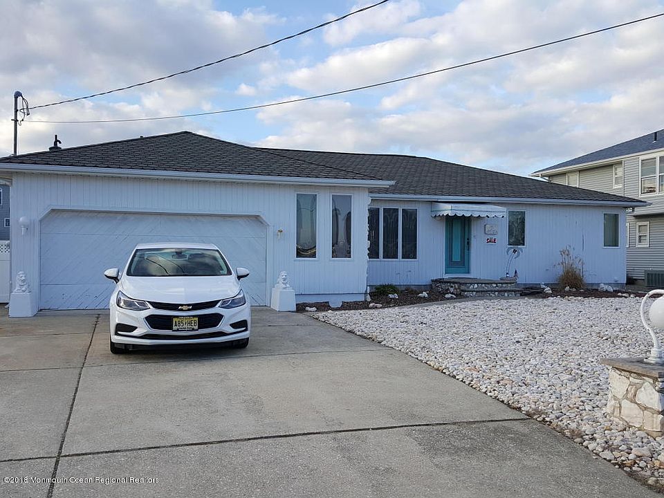 1st image of 5 Antiqua Ave