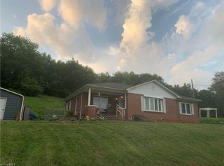 9492 Boone Trl, Purlear, NC 28665