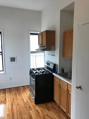 Rented by Flatiron Real Estate Advisors LLC | media 6