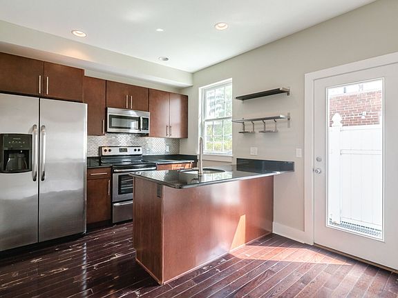 5th image of 2619 Christian St Lowr A