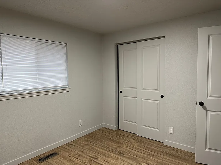 237 Clark Ter — Photo 10