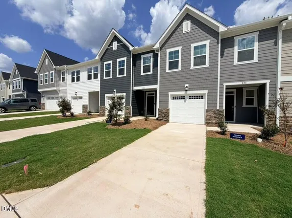 228 Deercroft Dr, Apex, NC 27539