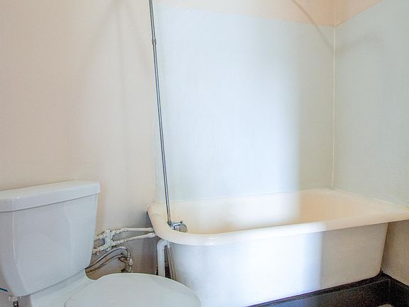 5th image of 131 Ralph McGill Blvd NE #24