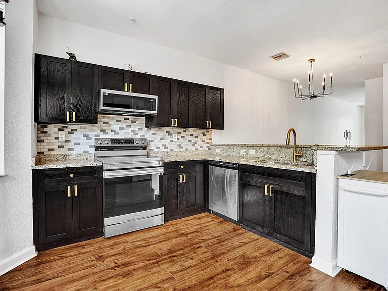 3911 Shoma Dr — Photo 2