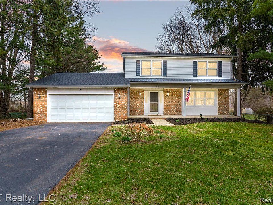 1st image of 3715 W Hiawatha Dr