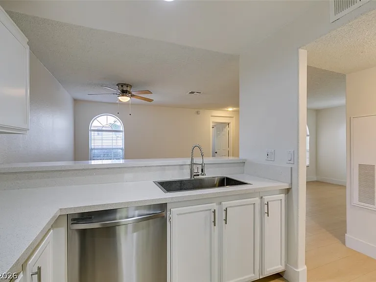 1800 Edmond St #124 — Photo 44