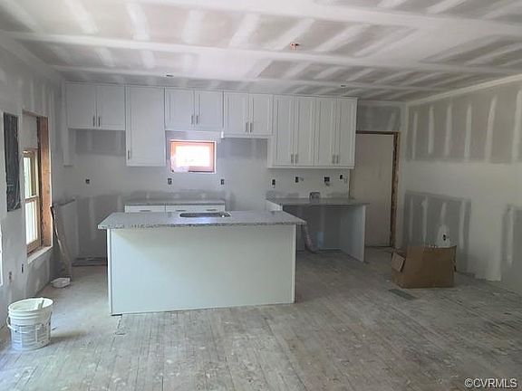 3rd image of 2128 W Cary St