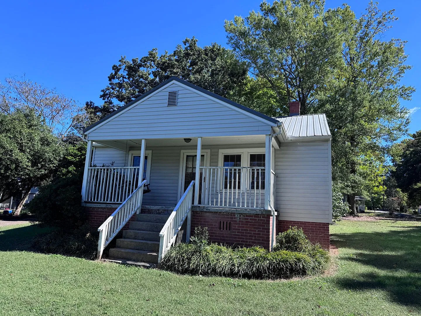 2 Bed, 1 Bath Home Located South Asheboro — Photo 2