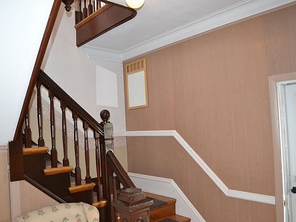 4th image of 66 Hoyle St Suite 1