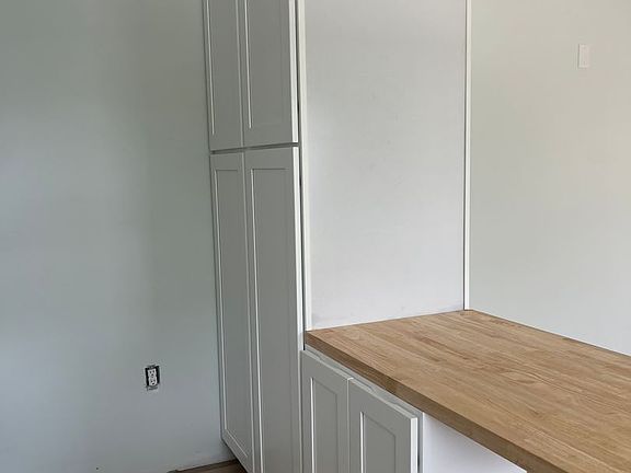 5th image of 215B Park Blvd S