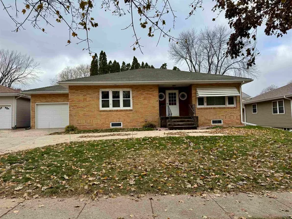 512 Kennedy St, Remsen, IA 51050