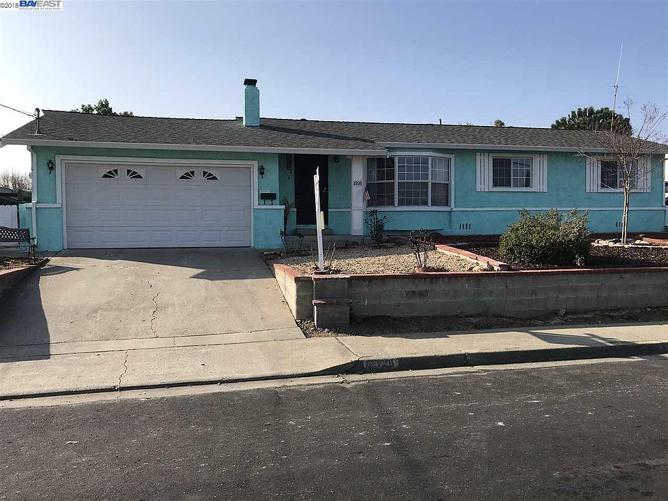 1st image of 1926 Crestwood Dr