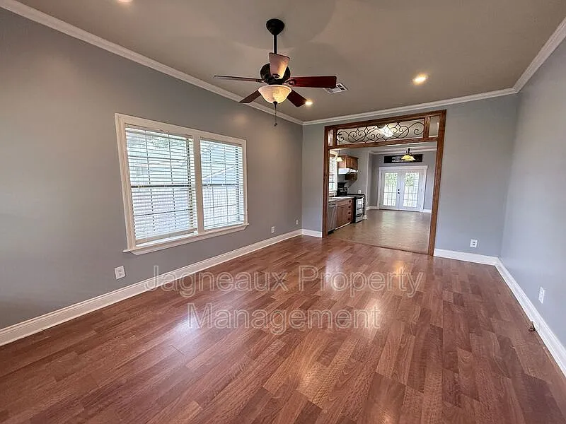 3 bed, 2.0 bath, $1,650 — Photo 2