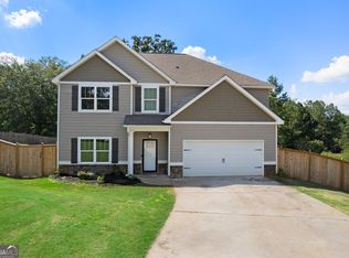 113 Natures Pointe Trl, Carrollton, GA 30117