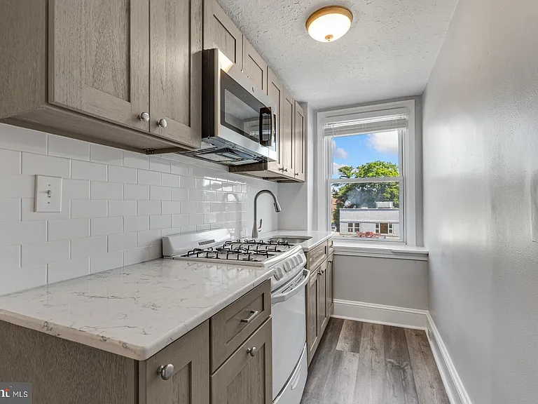 158 Montgomery Ave #3 — Photo 9