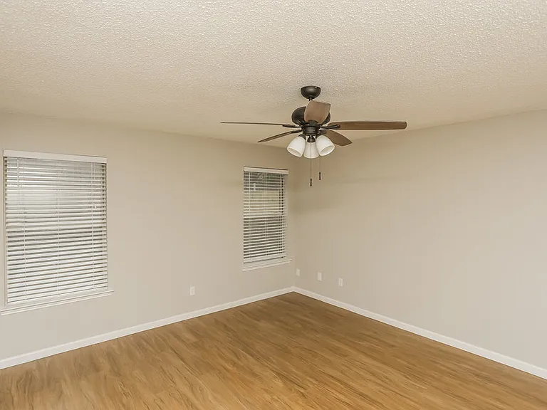 528 Blue Haze Dr — Photo 10