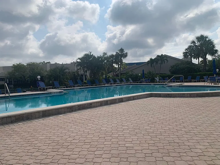1324 Pasadena Ave S #206 — Photo 45