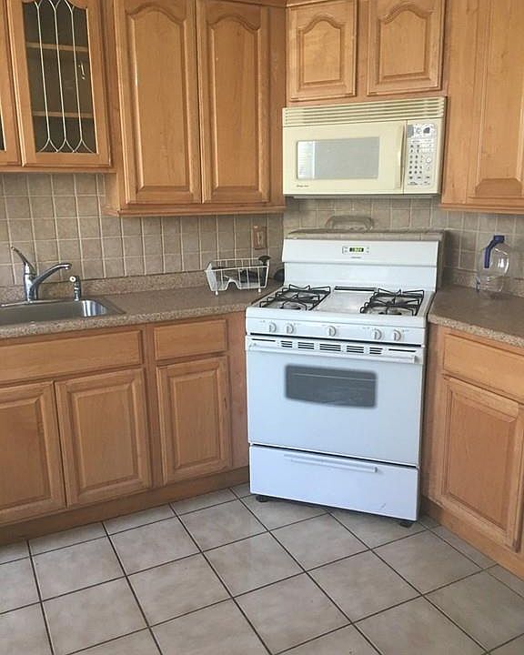 2nd image of 30 Topliff St APT 1