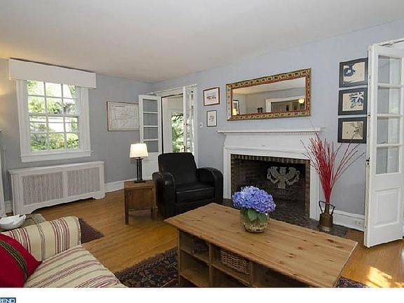 4th image of 3419 Warden Dr