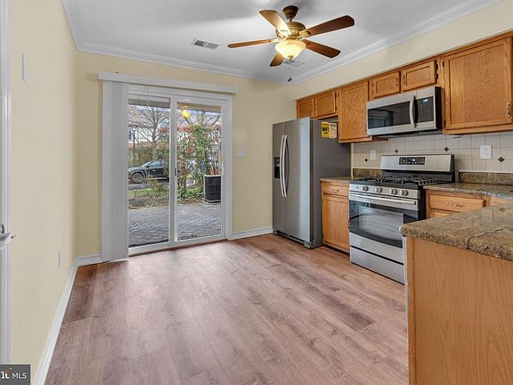 4th image of 46 Sassafras Ct