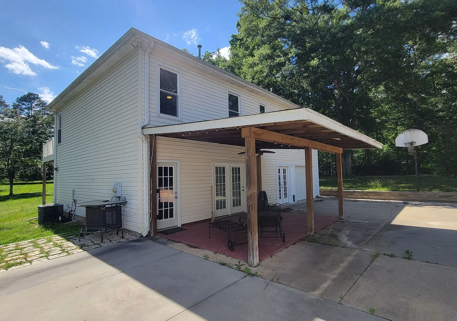 3 Bed, 3 Bath Home in Fountain Inn Available — Photo 3
