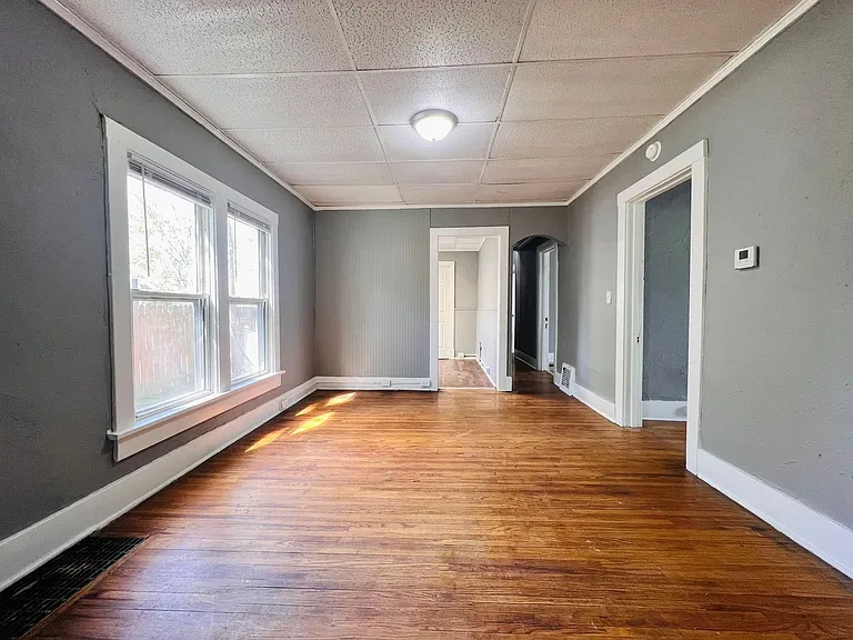 3915 Willys Pkwy — Photo 4