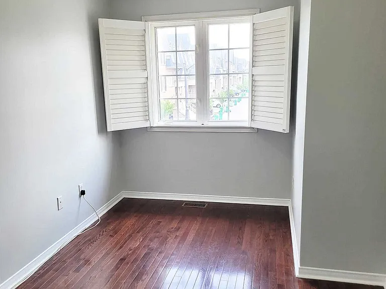 10 Palleschi Dr #UPPER — Photo 16