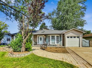 219 Shawnee Dr, Carol Stream, IL 60188