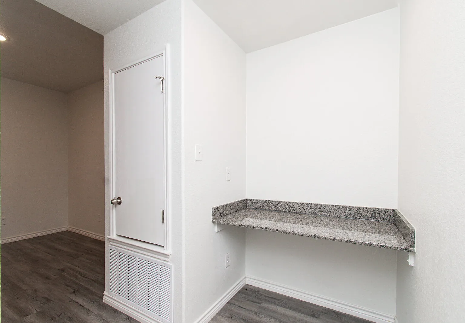 3 bed, 2.0 bath, 1278 sqft, $1,475 — Photo 3