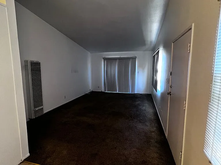 732 Sidonia Ave — Photo 3