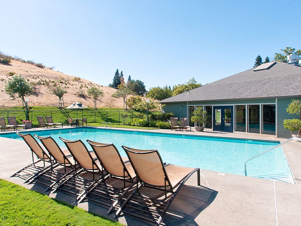 The Pointe Apartment Homes 2550 Hilborn Rd Fairfield CA Zillow