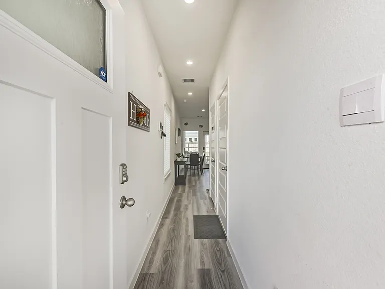 2811 Lisburn Terrace Ln — Photo 1