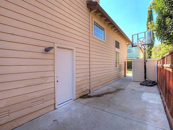 5th image of 5389 Starflower Way