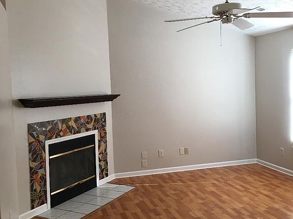 2nd image of 6009 Newington Ln