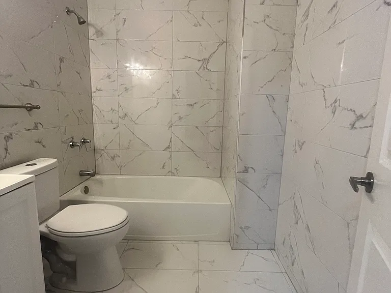 1929 N 32nd St #3 — Photo 7