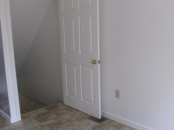 5th image of 142 6th Dr SE #142