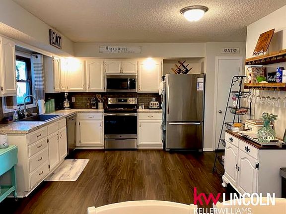 3rd image of 5530 Dove Cir